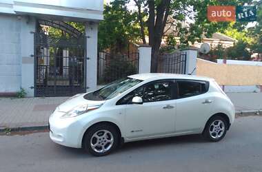 Nissan Leaf  2011