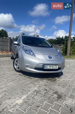 Nissan Leaf  2012