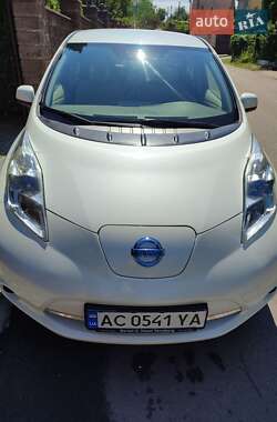Nissan Leaf  2011