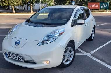 Nissan Leaf  2012