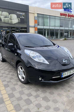 Nissan Leaf  2011