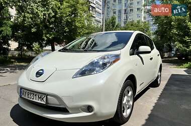 Nissan Leaf  2011