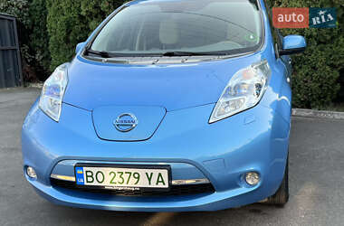 Nissan Leaf  2011
