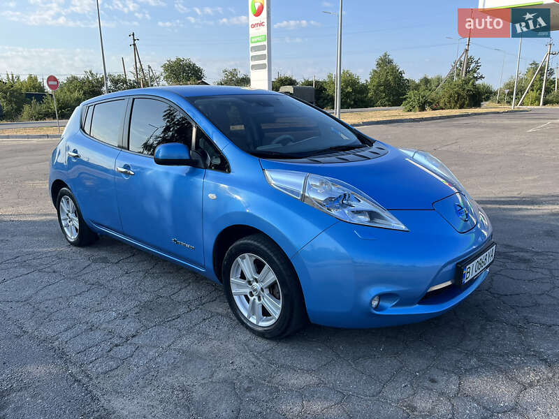 Nissan Leaf 2011 года в Полтаве