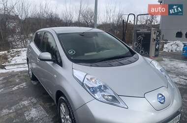Nissan Leaf  2012