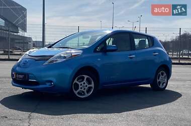 Nissan Leaf  2012