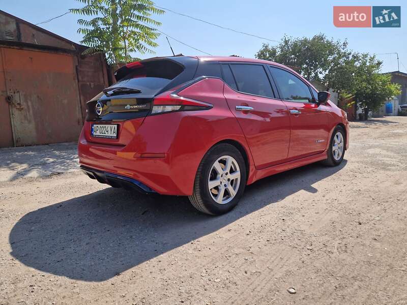 Хэтчбек Nissan Leaf 2018 в Запорожье