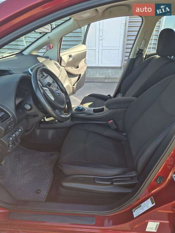 Хэтчбек Nissan Leaf 2014 в Шостке