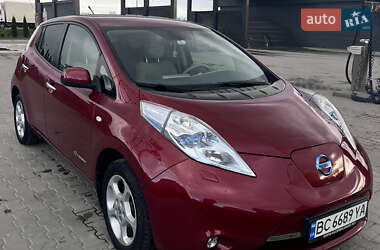 Nissan Leaf  2012