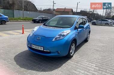 Nissan Leaf  2011