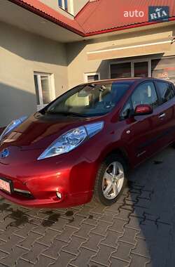 Nissan Leaf  2012