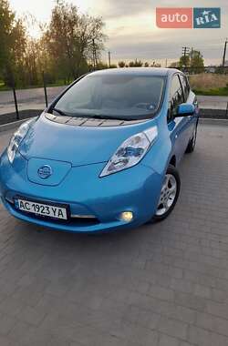 Nissan Leaf  2012