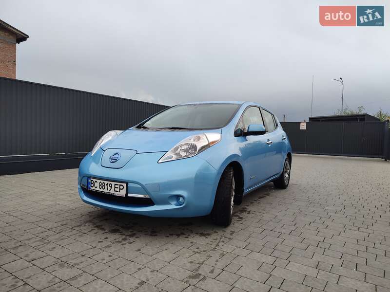 Хетчбек Nissan Leaf