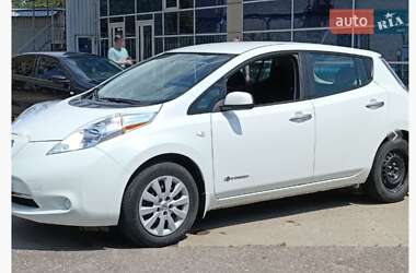 Nissan Leaf  2011