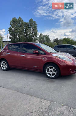 Nissan Leaf  2011