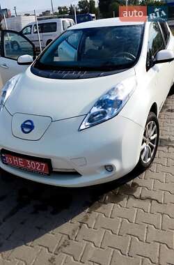 Nissan Leaf  2012