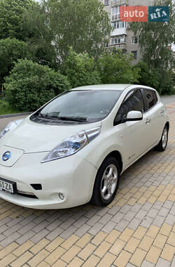 Nissan Leaf  2012