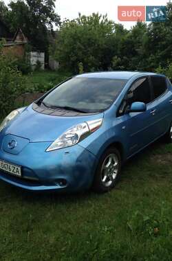 Nissan Leaf  2011