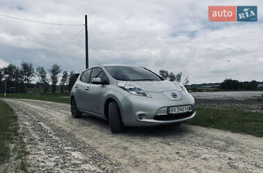 Nissan Leaf  2011