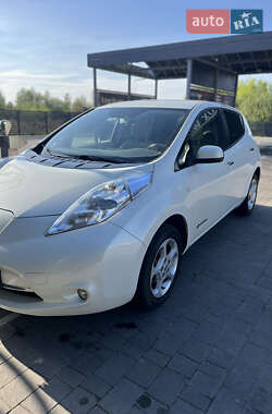 Nissan Leaf  2012