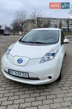 Nissan Leaf  2012