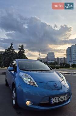 Nissan Leaf  2011