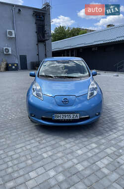 Nissan Leaf  2011