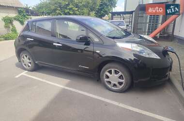 Nissan Leaf  2012