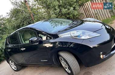 Nissan Leaf  2012