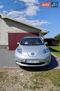 Nissan Leaf  2011
