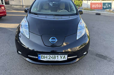 Nissan Leaf  2012