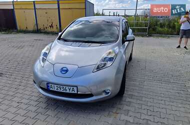 Nissan Leaf  2012