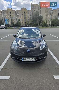 Nissan Leaf  2012