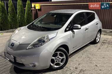 Nissan Leaf  2011