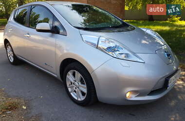 Nissan Leaf  2012
