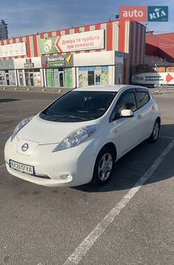 Nissan Leaf  2014