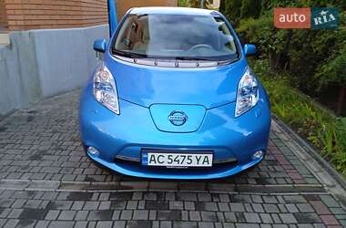 Nissan Leaf  2012