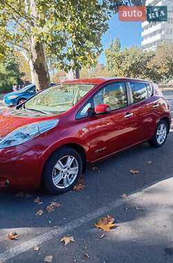 Nissan Leaf  2011