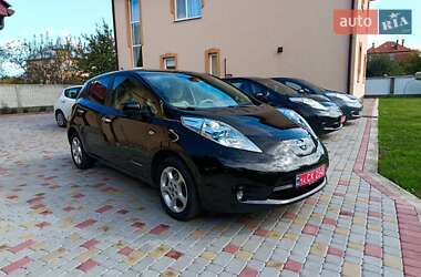 Nissan Leaf  2011