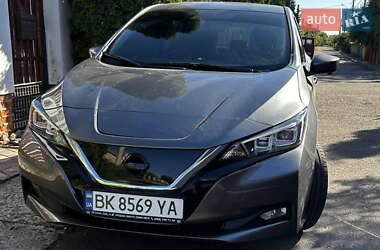 Nissan Leaf  2020