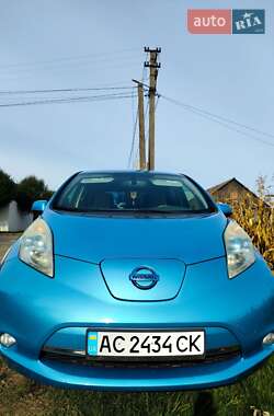 Nissan Leaf  2011