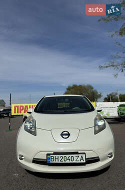 Nissan Leaf  2011