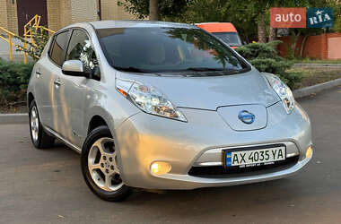 Nissan Leaf  2012