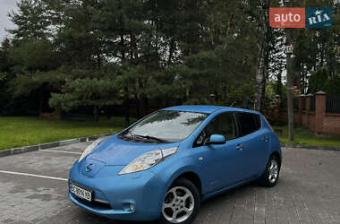 Nissan Leaf  2012