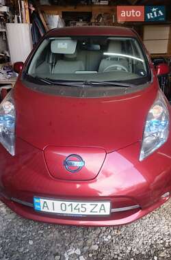 Nissan Leaf  2012
