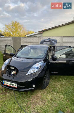 Nissan Leaf  2012