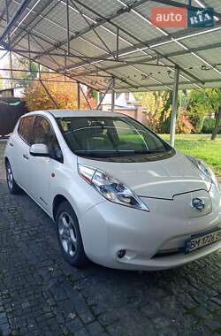 Nissan Leaf  2014