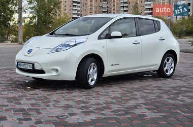 Nissan Leaf  2012