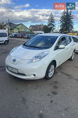 Nissan Leaf  2012