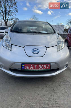 Nissan Leaf  2012